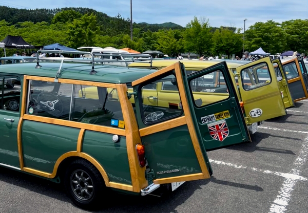 会場風景第6回クラシックミニ・七ヶ宿パークミーティング