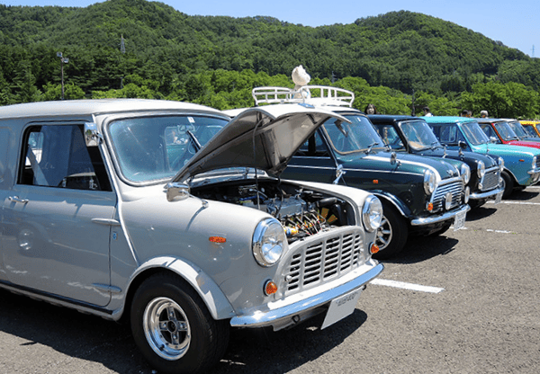 会場風景Tクラシックミニ・七ヶ宿パークミーティング