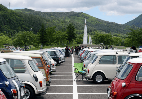 会場風景Tクラシックミニ・七ヶ宿パークミーティング