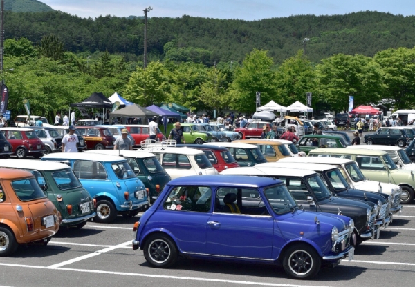 会場風景第6回クラシックミニ・七ヶ宿パークミーティング